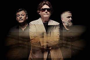 「マニック・ストリート・プリーチャーズ、新曲「ディクライン・アンド・フォール」を緊急リリース」