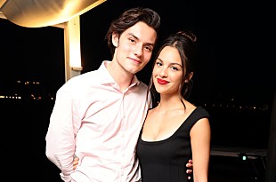 「オリヴィア・ロドリゴ＆ルイス・パートリッジ、カップルとして【ヴェネチア国際映画祭】に出席」