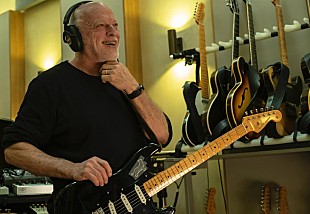 「デヴィッド・ギルモア、ツアー・リハーサル映像公開　名盤『狂気』からの名曲を披露」