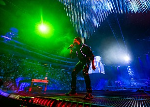 「チャイルディッシュ・ガンビーノ、身体の健康に専念するために残りの北米ツアーの延期を発表」