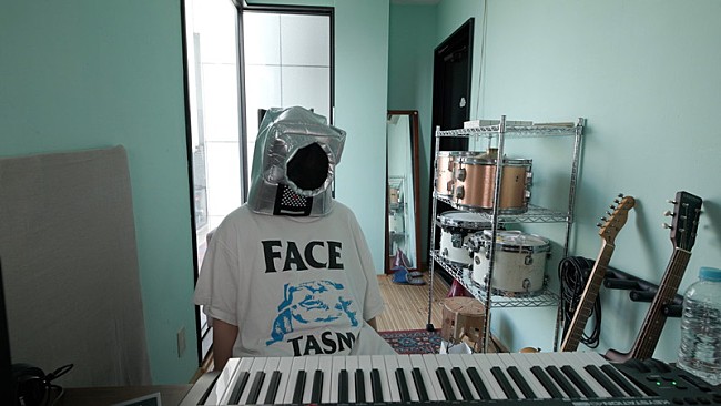 「秋山黄色のドキュメンタリー映像が一夜限りのプレミア公開、近畿・中国・四国限定施策も決定」1枚目/3