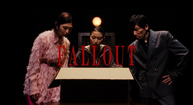 「NAQT VANE×映画『あの人が消えた』水野格監督、主題歌「FALLOUT」のドラマ仕立てMV公開」1枚目/3