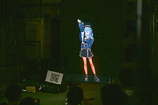 「VTuber星街すいせい、渋谷センター街でゲリラ路上ライブ」