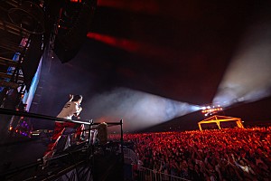 ライブレポート＞サザンオールスターズと楽しみ尽くした夏の終わり――夏