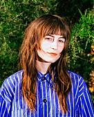 「フェイ・ウェブスター、新曲「After The First Kiss」のMV公開」1枚目/1