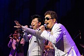 「＜ライブレポート＞在日ファンクが初のビルボードライブ公演、JBファンクの系譜を魅せつける圧巻のパフォーマンスを披露」1枚目/13