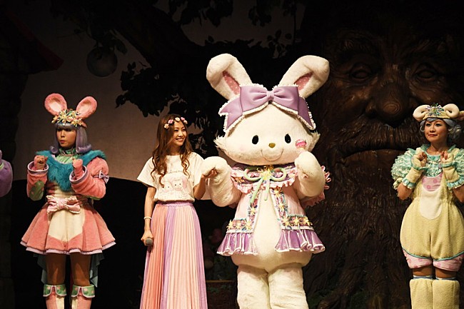 「倉木麻衣、サンリオピューロランドにサプライズ登場で「chance for you」披露」1枚目/5