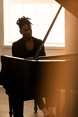 「ジョン・バティステ、ピアノ・ソロAL『ベートーヴェン・ブルース』発売決定　「エリーゼのために-バティステ」先行配信」