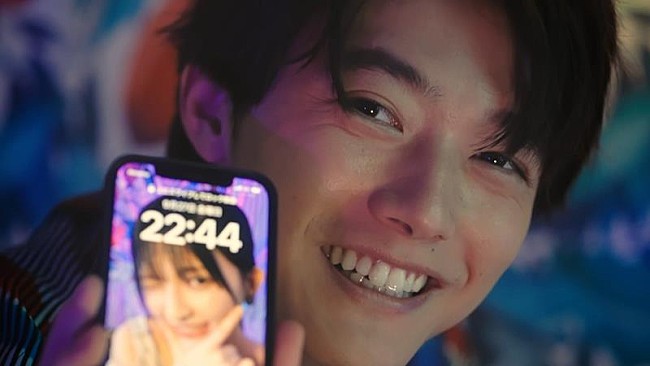 「甲田まひる、新曲「Honey:)」櫻井海音出演のMV公開」1枚目/3