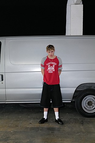 「ザ・キッド・ラロイ、新曲「Aperol Spritz」のMV公開」