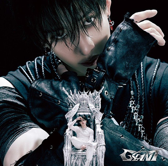 「Stray Kids アルバム『GIANT』FANCLUB会員限定盤
Bang Chan」5枚目/12