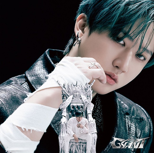 「Stray Kids アルバム『GIANT』FANCLUB会員限定盤
Changbin」6枚目/12