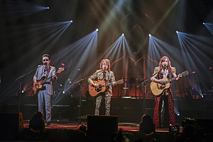 「THE ALFEE「歩みを止めないでよかった！」お祭りモードで駆け抜けたデビュー50年目の夏！ 計4万人が集った【50年目の夏祭り】完全ライブレポート公開」