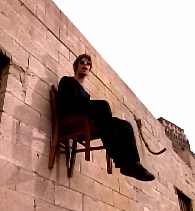 「オアシス、「リヴ・フォーエヴァー」新対訳日本語字幕付きMV公開」1枚目/2