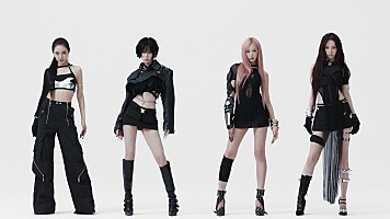 aespa whiplash KMS 上海 当選者限定 クリスマス ジゼル aespa、魅力を盛り込んだ5枚目のミニアルバム『Whiplash』発売＆MVも