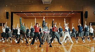 「7ORDER、総勢39名の現役女子高生ダンサーと一緒に踊る新曲「STEP ON STEP」MV公開」