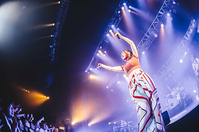 「阿部真央、15周年Zeppツアー完走 オフィシャルレポート到着」1枚目/5