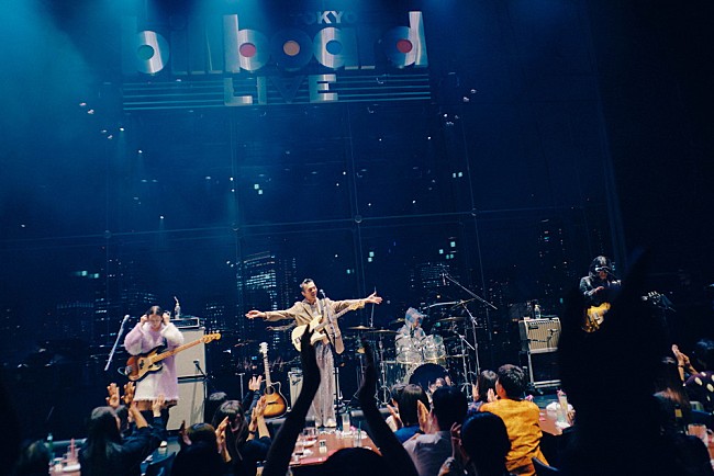 「＜ライブレポート＞MONO NO AWAREが1年ぶりビルボードライブ公演開催　鍵盤を加えた特別編成で観客を魅了した一夜」1枚目/46