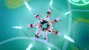 「Kep1er、7人組として新たな出発となる「TIPI-TAP」MVで“愛”を探す」