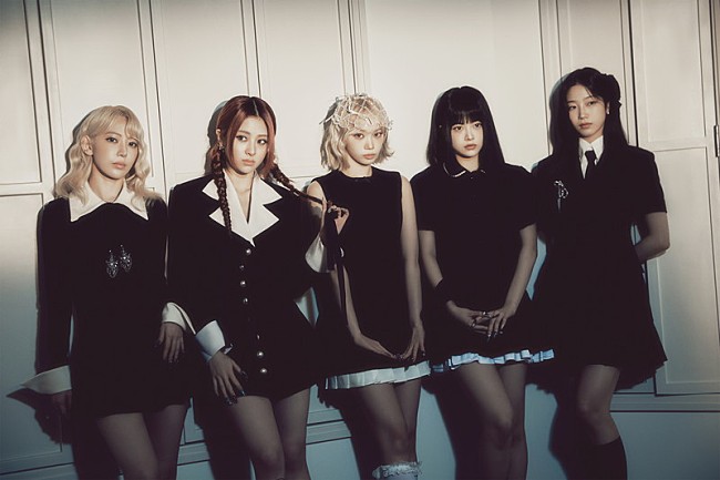 「LE SSERAFIM」2枚目/9