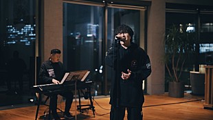 「Novelbright、竹中雄大がピアノの伴奏で歌い上げる「アイビー」動画公開」