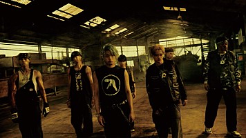 PSYCHIC FEVERの反骨精神＆野望を表現、新曲「TALK TO ME NICE feat