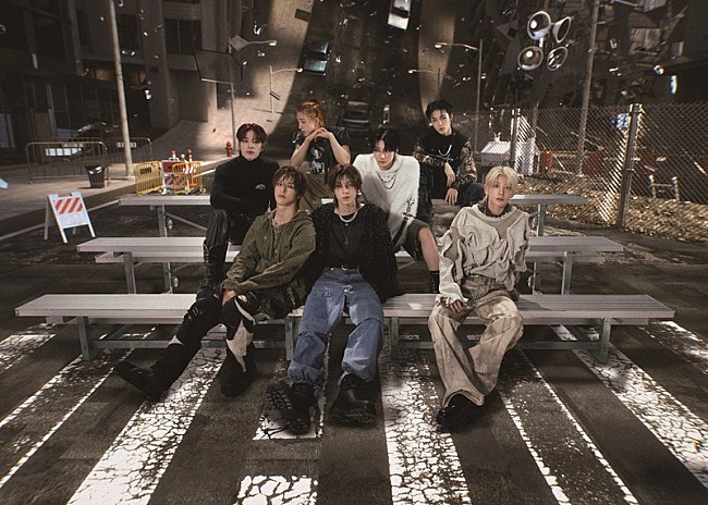 「NEXZ、1stミニアルバム『NALLINA』アーティスト写真＆パッケージ内容を公開」1枚目/7