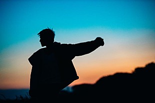 「KM &amp; LEX、「Beautiful」ミュージックビデオ公開」