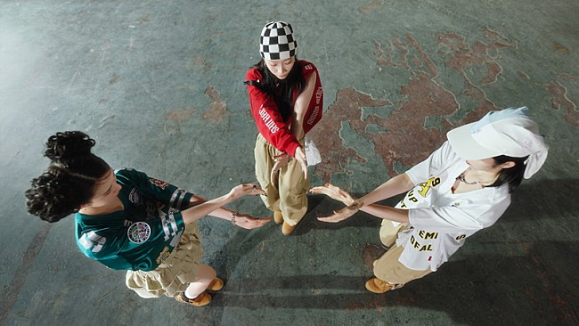 「『IS:SUE （イッシュ） &#039;Breaking Thru the Line&#039; Performance Video』」4枚目/12