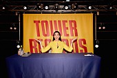 「デュア・リパ、渋谷タワレコでサイン会開催」1枚目/10