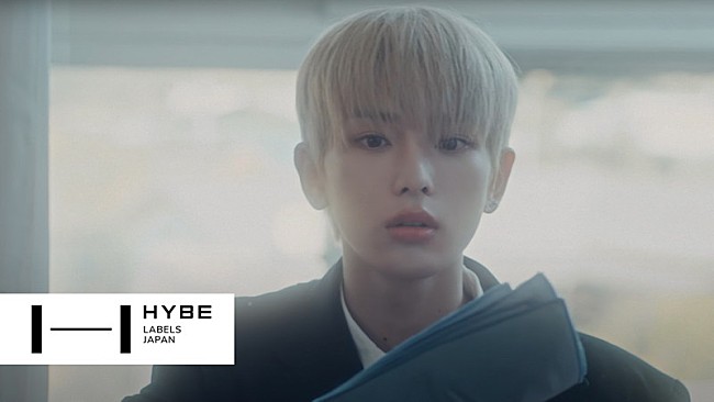 「&amp;TEAMが制服姿で雪遊び、ミディアムバラード「illumination」MVで描く冬の青春」1枚目/1