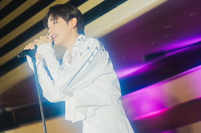 「Ryubi Miyase、新曲「白く染まる前に」発売を記念し初のアコースティックライブ開催　」1枚目/4