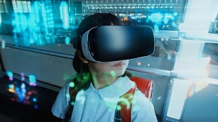 「神聖かまってちゃん、インターネット空間と現実空間を少女が行き来する「夜のブランコ」MV公開へ」