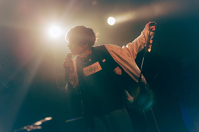 「＜ライブレポート＞meiyo、“リスペクト”と“アイデア”が詰まったワンマンライブ「僕はPOPが大好きなんですね」」1枚目/30