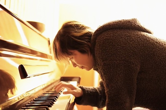 「原田郁子×谷川俊太郎、共作「いまここ」の映像作品がYouTubeで公開」1枚目/4