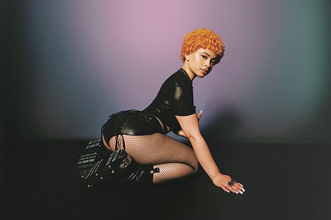 「アイス・スパイス、5曲を追加収録したデビューAL『Y2K!』DX版を配信」1枚目/2