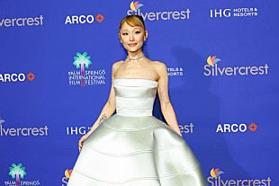 「アリアナ・グランデ、美容施術を4年間行っていないと明言」