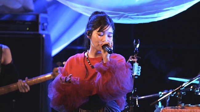 「CENT（セントチヒロ・チッチ）、アニメ『RINGING FATE』EDテーマ「百日草」のライブ映像公開」1枚目/3