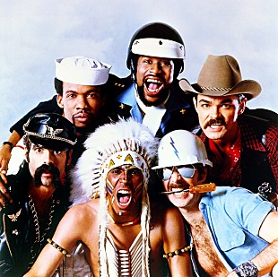 「ヴィレッジ・ピープル、ドナルド・トランプの大統領就任式イベントでパフォーマンスすると発表」