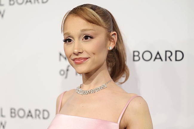 「アリアナ・グランデ＆セレーナ・ゴメス、【第78回英国アカデミー賞】で＜助演女優賞＞にノミネート」1枚目/1