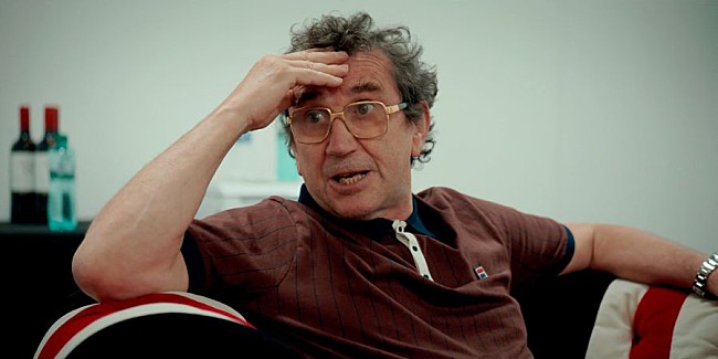 「ブラー、最新ドキュメンタリーよりフィル・ダニエルズがゲスト出演した「Parklife」の映像公開  」1枚目/3