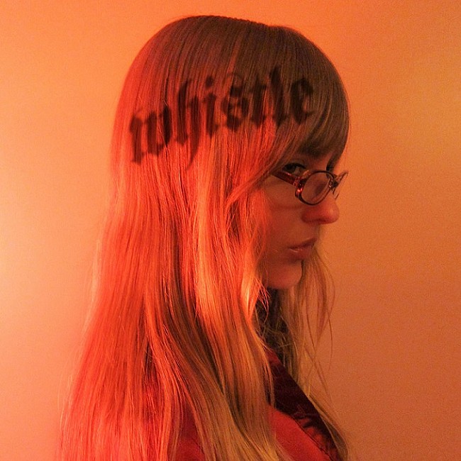 「マネスキンのヴィクトリア、2025年第1弾シングル「ホイッスル」公開」1枚目/2