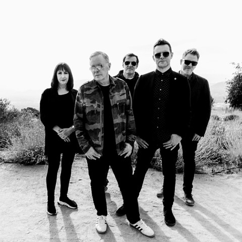 「ニュー・オーダー」2枚目/3