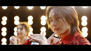 GENIC、90年代を彷彿させるJ-POPサウンドの新曲「IT'S SHOWTIME」MV