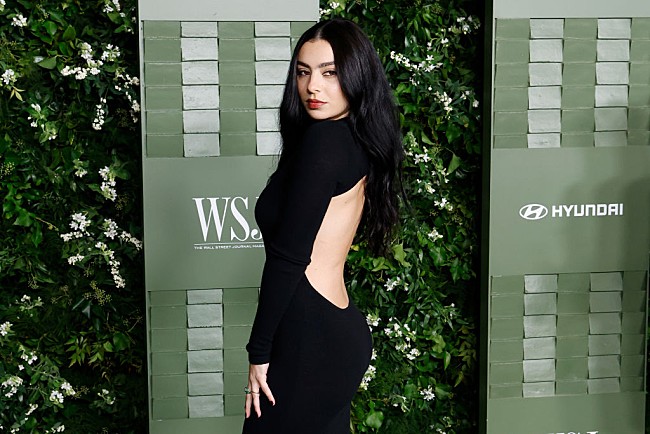 「【ブリット・アワード2025】チャーリーxcx、＜アーティスト・オブ・ザ・イヤー＞を含む最多5部門ノミネート」1枚目/1