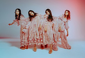 SCANDAL、EP『LOVE, SPARK, JOY!』ジャケ写＆収録情報解禁 | Daily