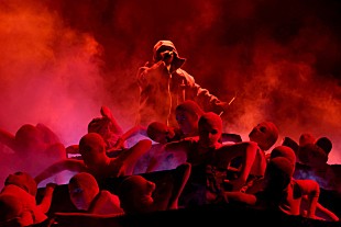 「【第67回グラミー賞授賞式(R)】ザ・ウィークエンドのサプライズ登場に会場騒然　グラミー側との関係回復に一歩前進か」