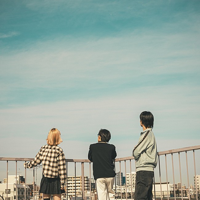 「ココラシカ、小西遼とのコラボ楽曲「Q」配信スタート」1枚目/1