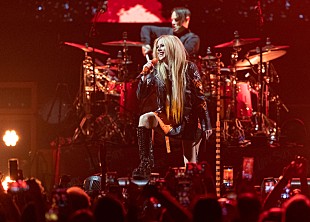 「アヴリル・ラヴィーン、6年ぶり開催の【ワープド・ツアー】に初出演「D.C.で会いましょう」」