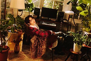 「宮世琉弥、新ビジュアル公開　自身が作詞・作曲「猫がいびきで」先行配信」